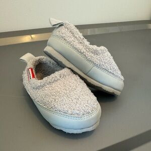 Hunter Water Resistant Fleece Slipper in Gray